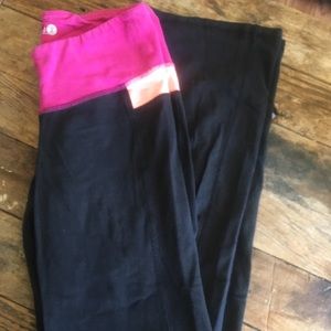 Old Navy yoga pants